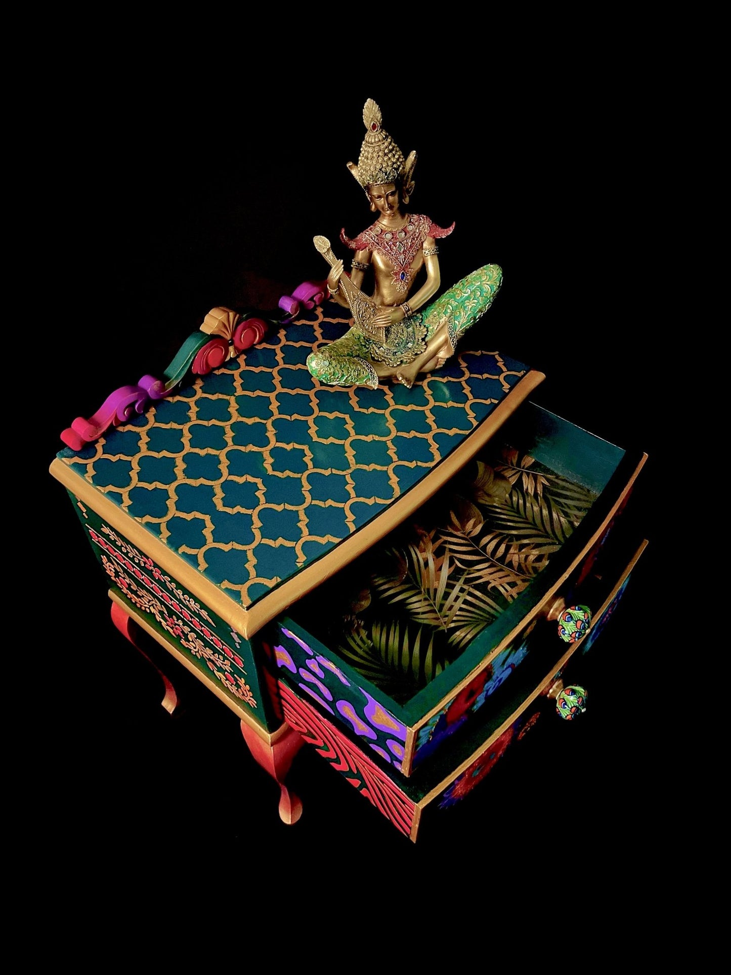 {{ product_title }} – {{ option1 }} {{ option2 }} image {{ incrementing_number }} | CredenzArt custom design