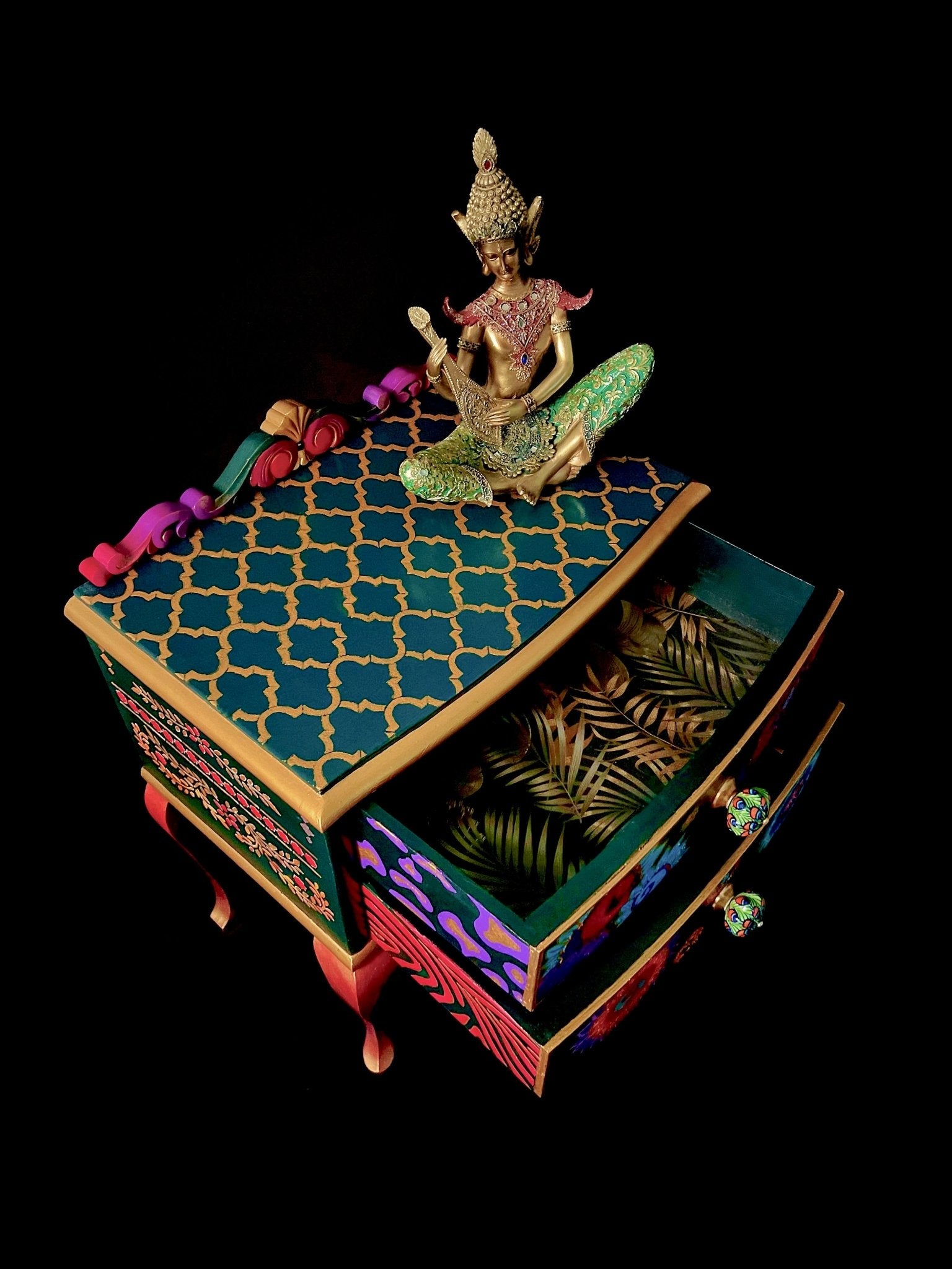 {{ product_title }} – {{ option1 }} {{ option2 }} image {{ incrementing_number }} | CredenzArt custom design