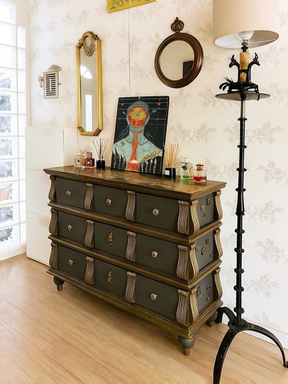 {{ product_title }} – {{ option1 }} {{ option2 }} image {{ incrementing_number }} | CredenzArt custom design