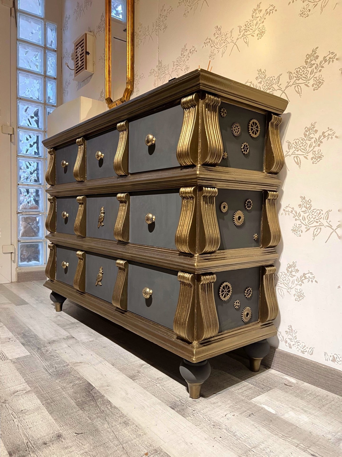 {{ product_title }} – {{ option1 }} {{ option2 }} image {{ incrementing_number }} | CredenzArt custom design