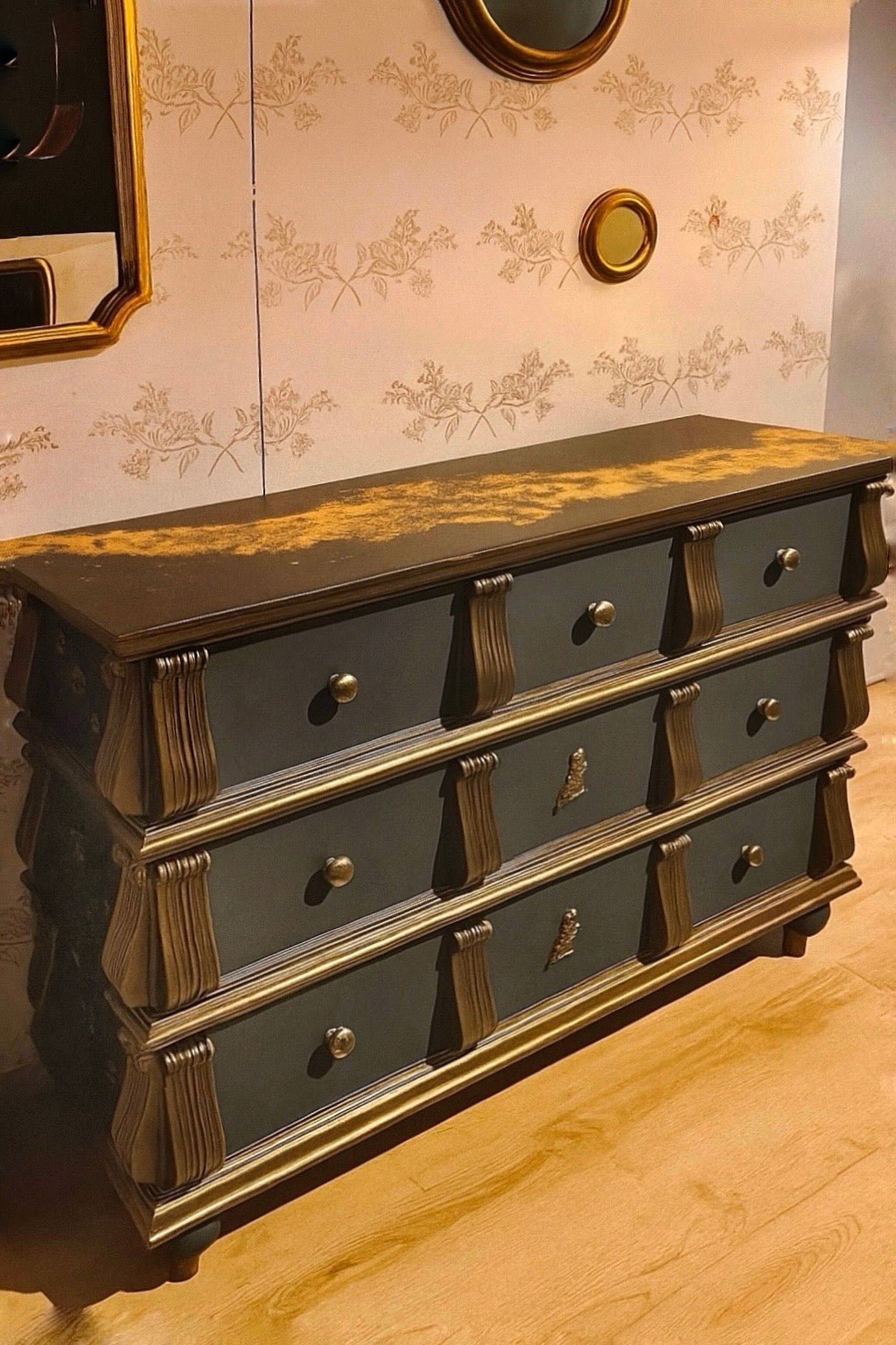 {{ product_title }} – {{ option1 }} {{ option2 }} image {{ incrementing_number }} | CredenzArt custom design