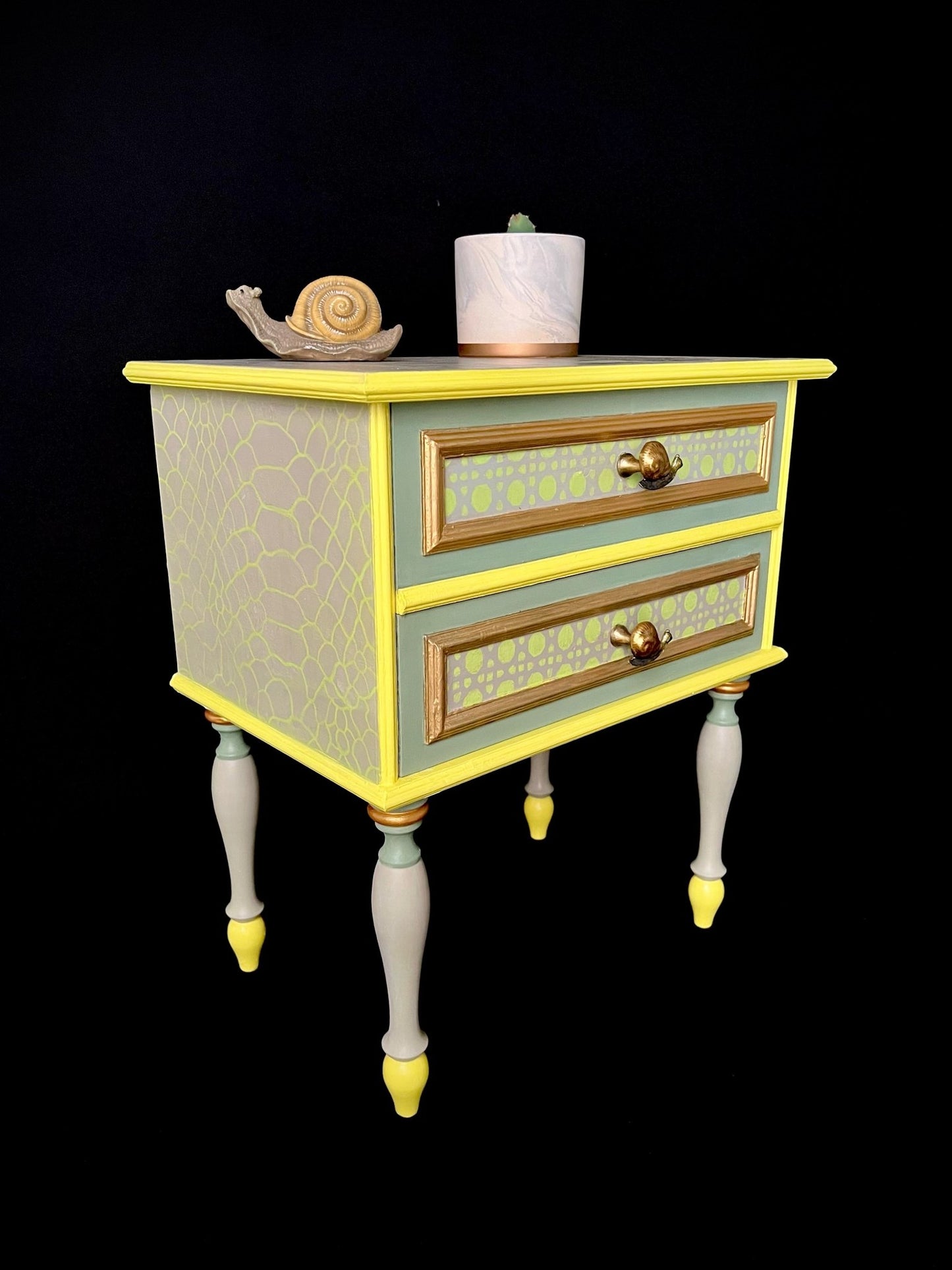 {{ product_title }} – {{ option1 }} {{ option2 }} image {{ incrementing_number }} | CredenzArt custom design