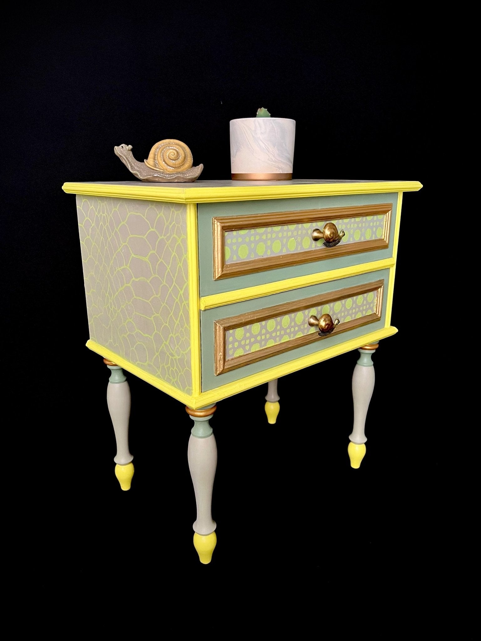 {{ product_title }} – {{ option1 }} {{ option2 }} image {{ incrementing_number }} | CredenzArt custom design