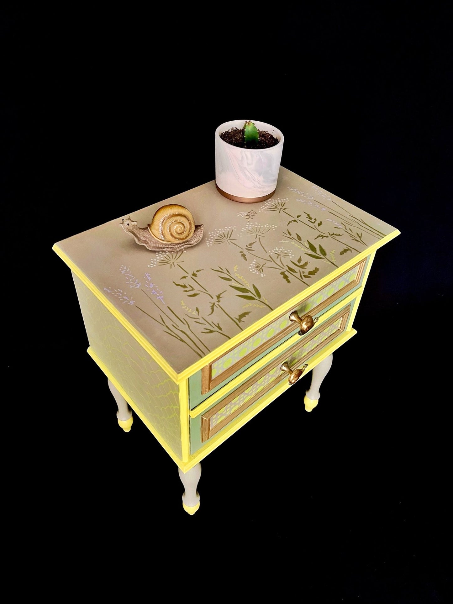 {{ product_title }} – {{ option1 }} {{ option2 }} image {{ incrementing_number }} | CredenzArt custom design