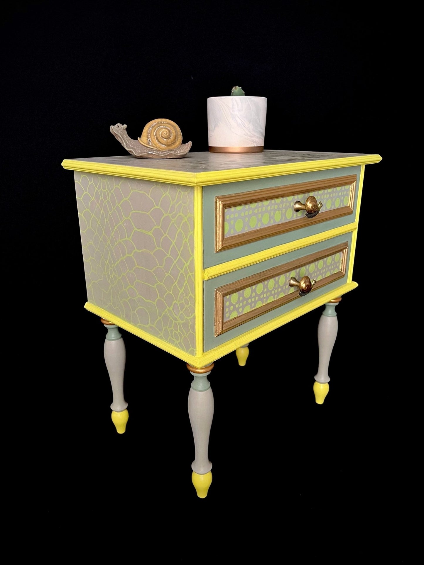 {{ product_title }} – {{ option1 }} {{ option2 }} image {{ incrementing_number }} | CredenzArt custom design