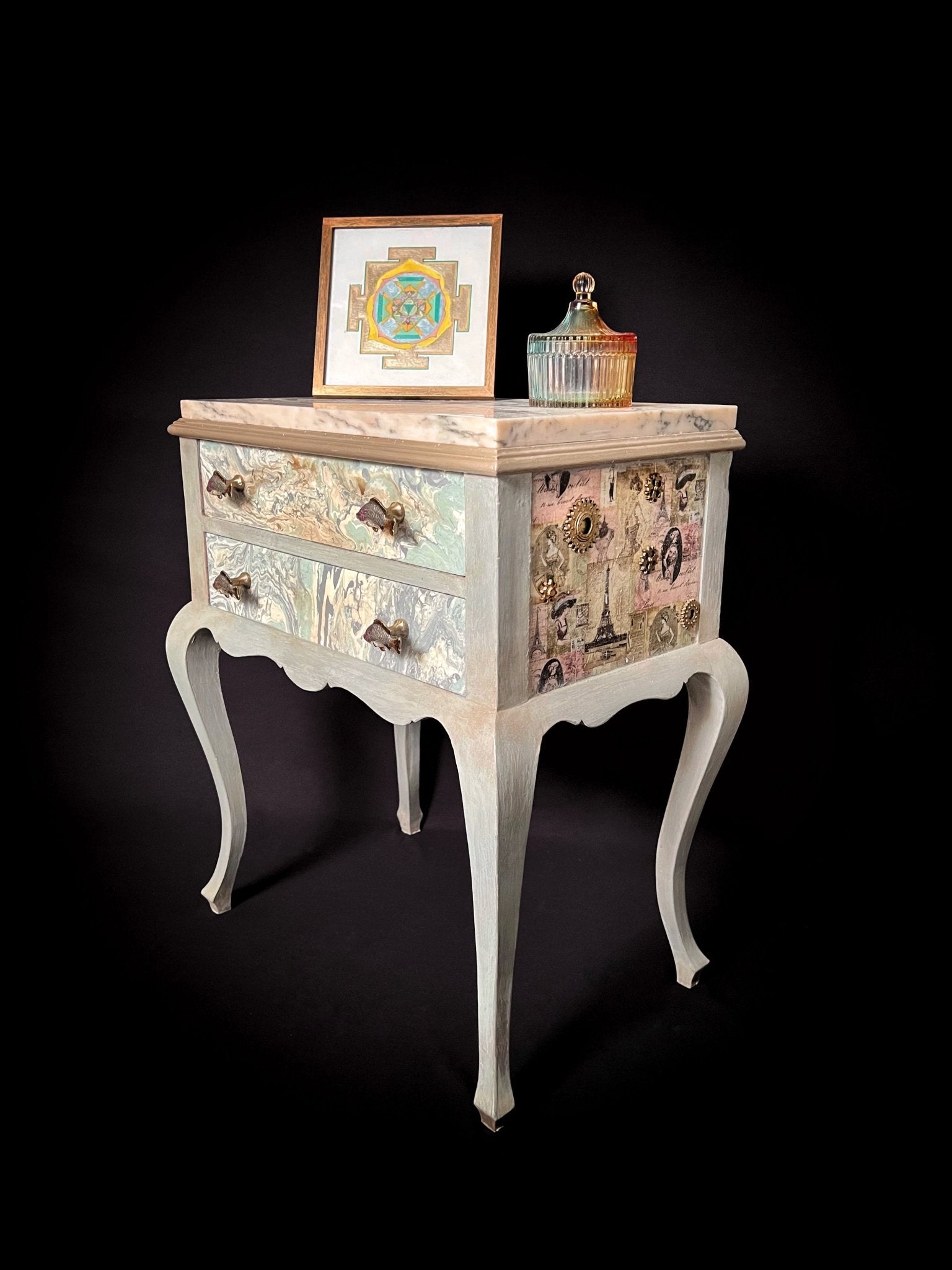 {{ product_title }} – {{ option1 }} {{ option2 }} image {{ incrementing_number }} | CredenzArt custom design