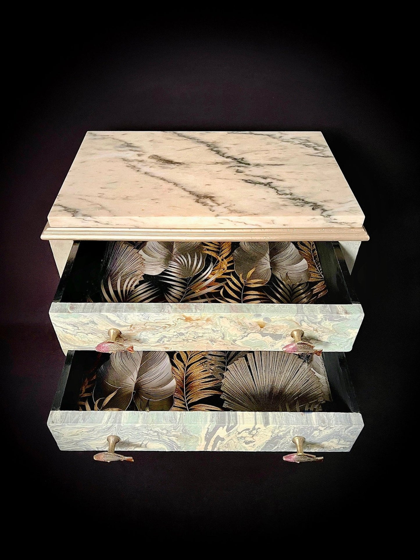 {{ product_title }} – {{ option1 }} {{ option2 }} image {{ incrementing_number }} | CredenzArt custom design