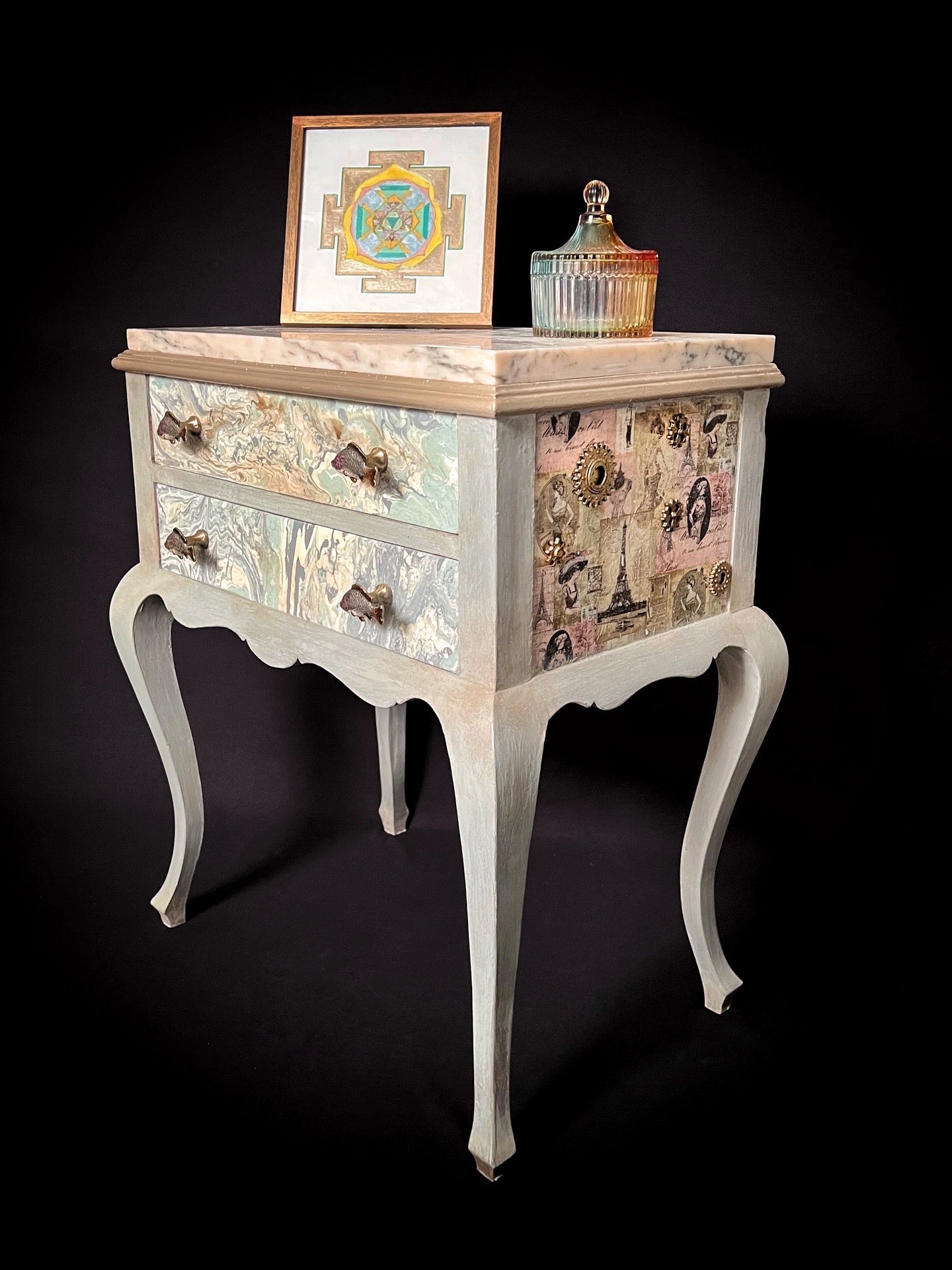 {{ product_title }} – {{ option1 }} {{ option2 }} image {{ incrementing_number }} | CredenzArt custom design