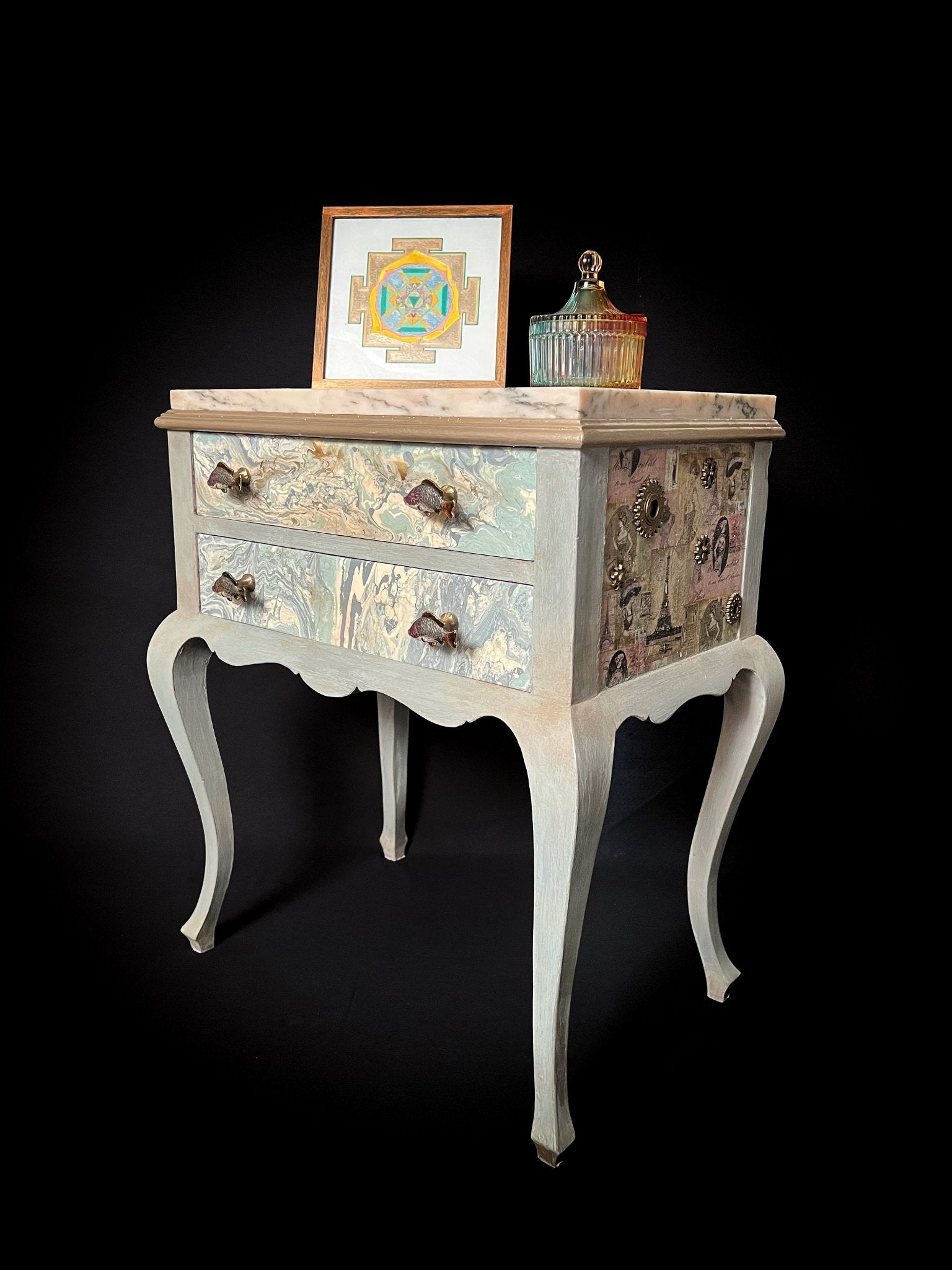 Mesita auxiliar artística pintada a mano | CredenzArt custom design