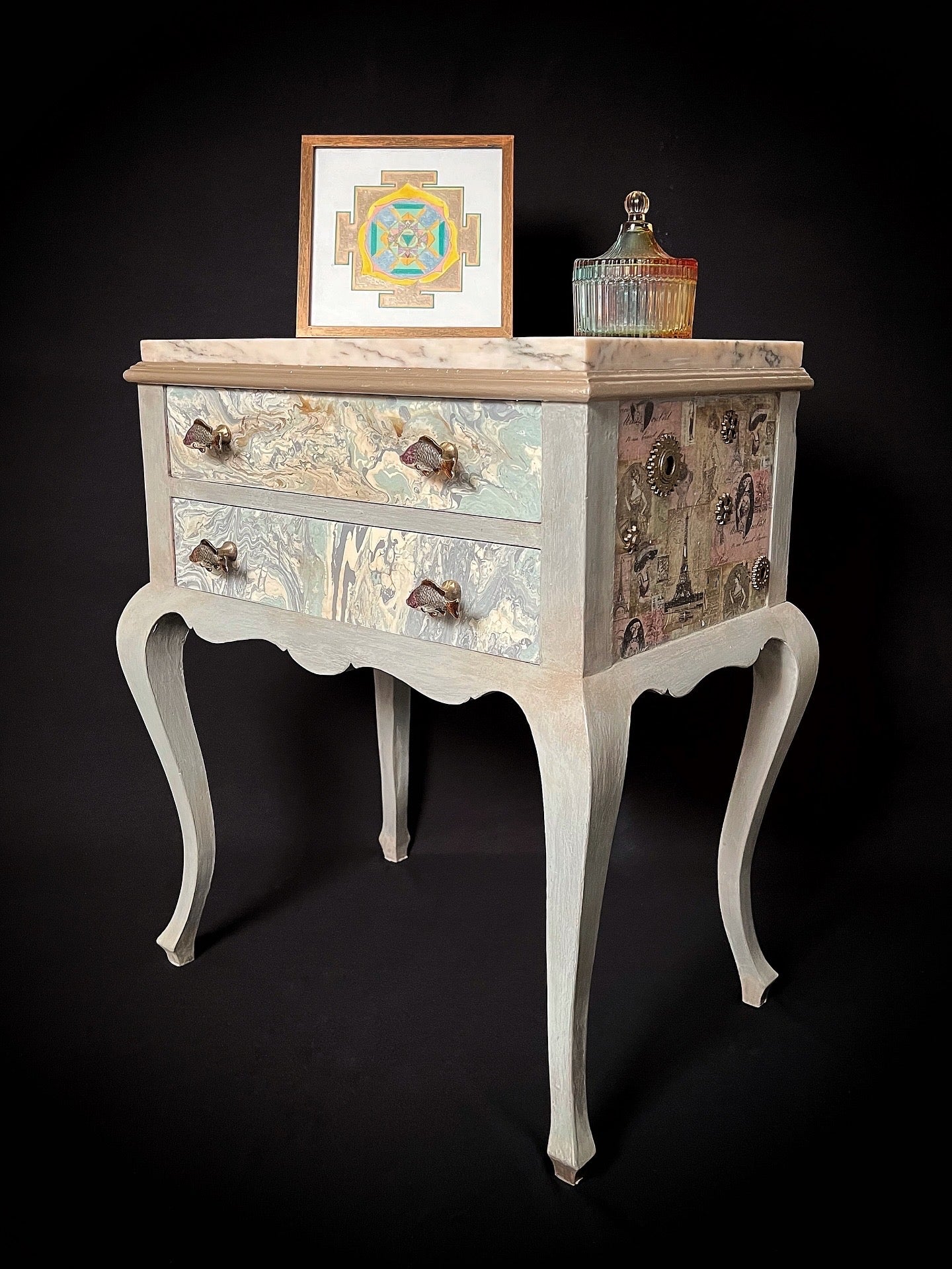 {{ product_title }} – {{ option1 }} {{ option2 }} image {{ incrementing_number }} | CredenzArt custom design