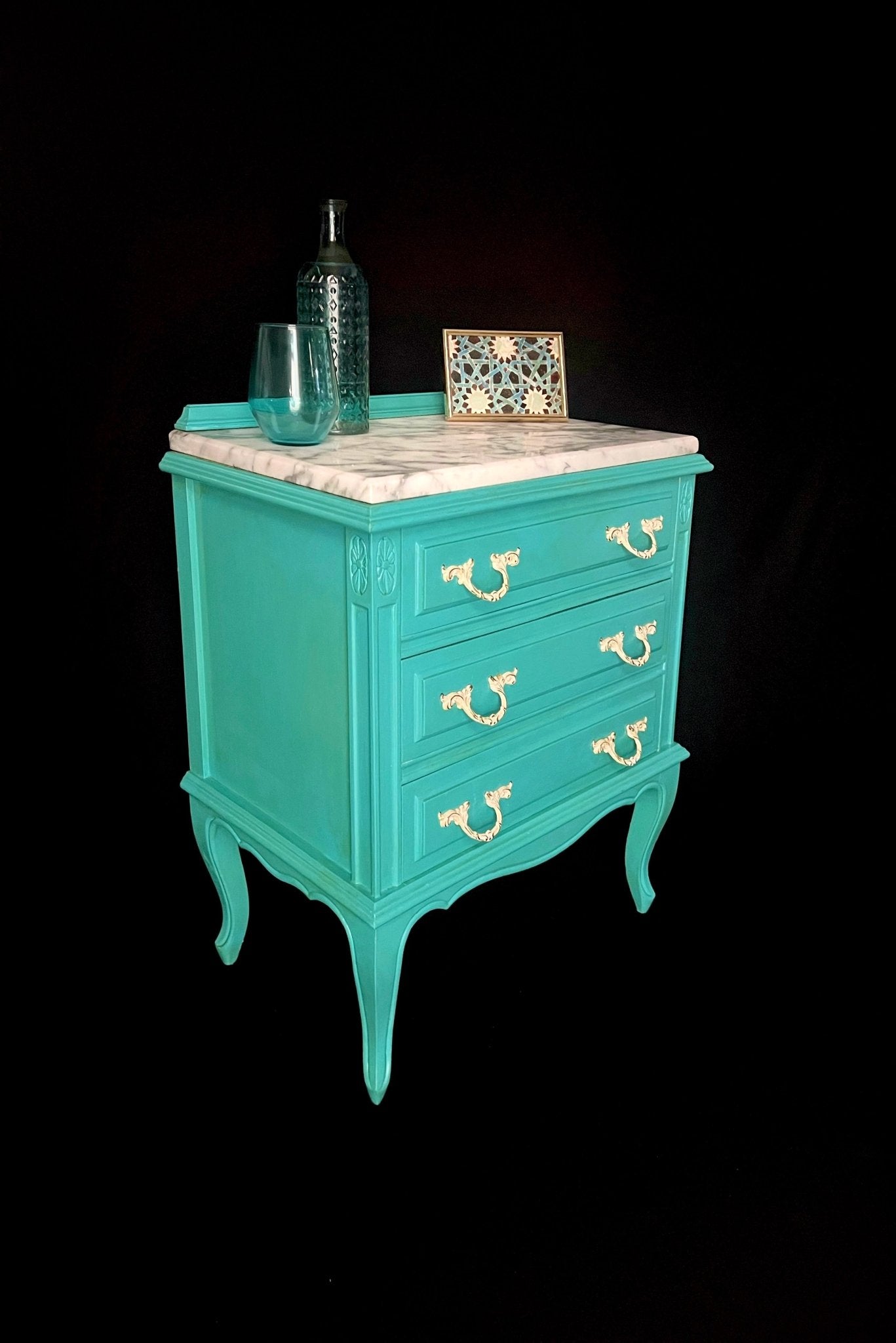 {{ product_title }} – {{ option1 }} {{ option2 }} image {{ incrementing_number }} | CredenzArt custom design