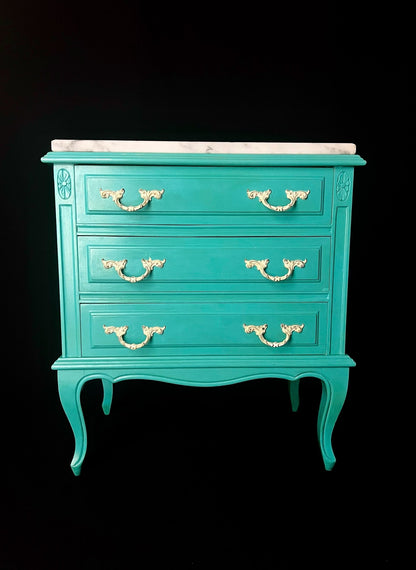 {{ product_title }} – {{ option1 }} {{ option2 }} image {{ incrementing_number }} | CredenzArt custom design