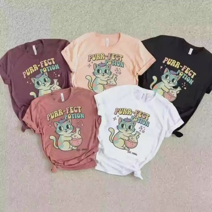 Witchy Cat T-shirt Pastell 80-tals vintagestil, Potions Unisex Cotton Bella + Canvas
